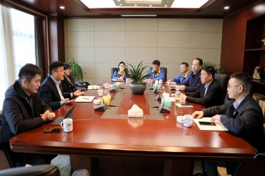 平湖市委常委、副市長戴振一行蒞臨景興紙業調研指導