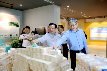 2019年 5月22日，時(shí)任浙江省社會(huì)組織綜合黨委專職副書(shū)記、省民政廳社會(huì)組織管理局局長(zhǎng)蔡國(guó)華蒞臨景興紙業(yè)調(diào)研企業(yè)發(fā)展情況和黨建工作